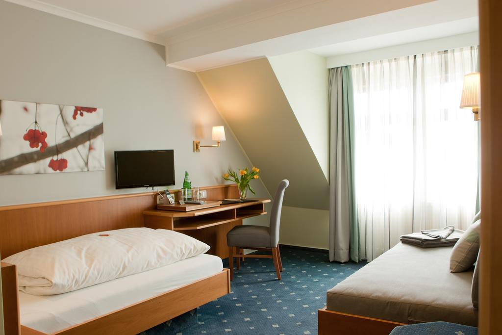 Landhotel Zur Bretzel Babenhausen  Room photo