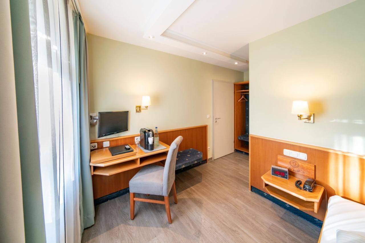 Landhotel Zur Bretzel Babenhausen  Exterior photo